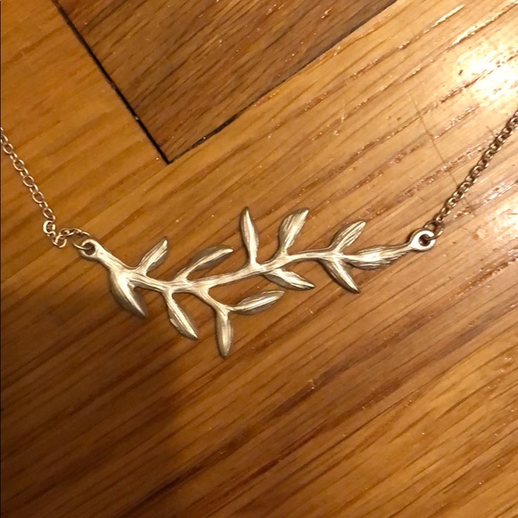 Silver leaf necklace - Picture 2 of 2